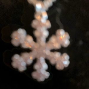 Breathtaking New Snowflake Sterling Necklace in Velvet Pouch
